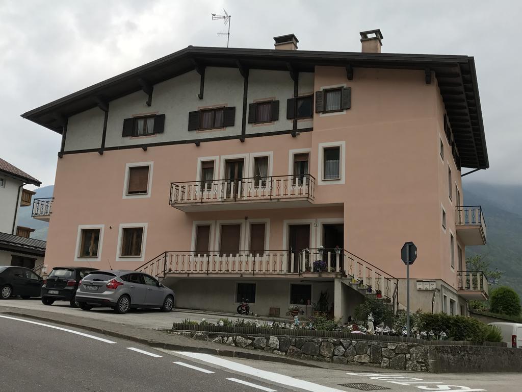 スポルマッジョーレPalazzina Rosaアパートメント エクステリア 写真